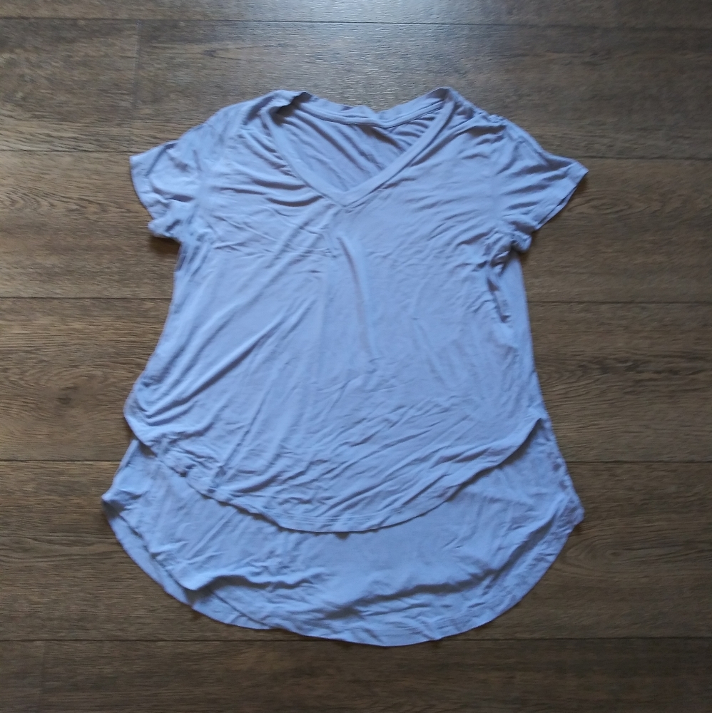Latched Mama v-neck tee